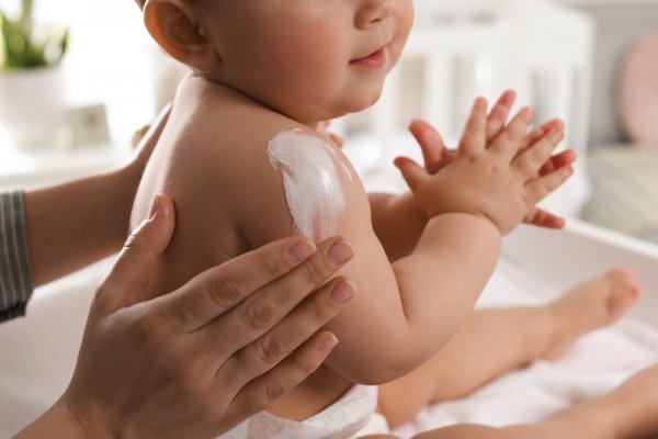 Produk Baby Cream untuk Kulit Kering Bayi Dapat Cegah Ruam